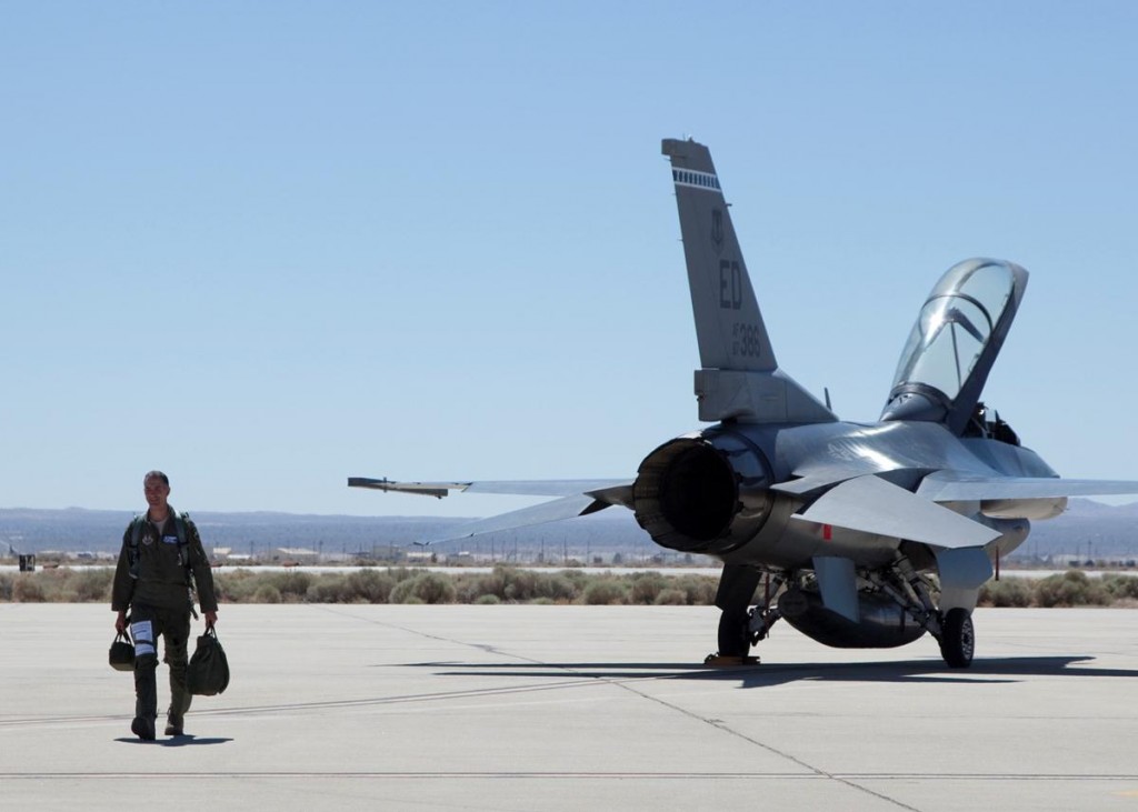 Lt. Col. Christopher Spinelli, 445th Flight Test Squadron commander, pilots F-16, Tail# 87-386 on his first flight as the Test Operations commander on June 27, 2012. (Chris A. Neill, U.S. Air Force)